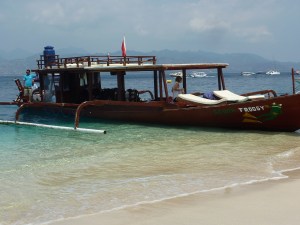 Dive boat